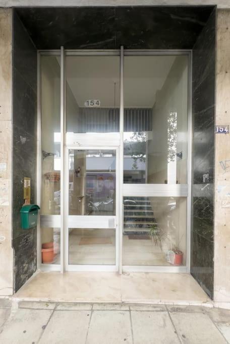 Spacious Urban Apt In The Heart Of Athen Exterior foto